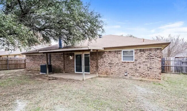 Building Photo - 224 E Valley View Dr