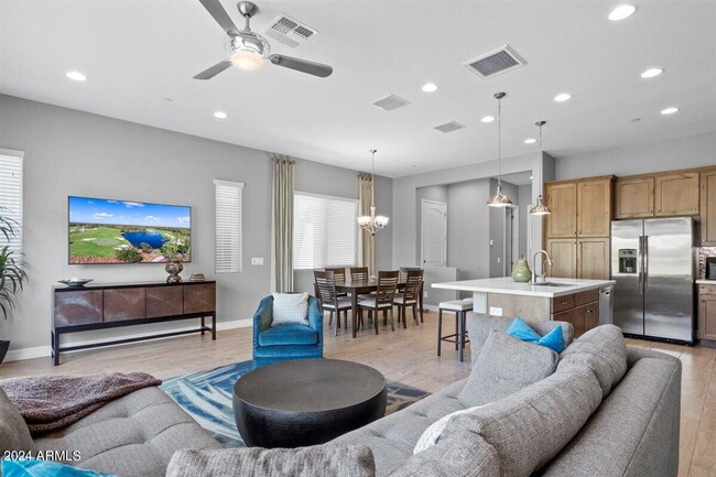 Building Photo - 7338 Casitas Del Rio Dr