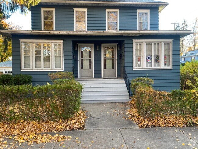 Building Photo - 32 Grand Blvd