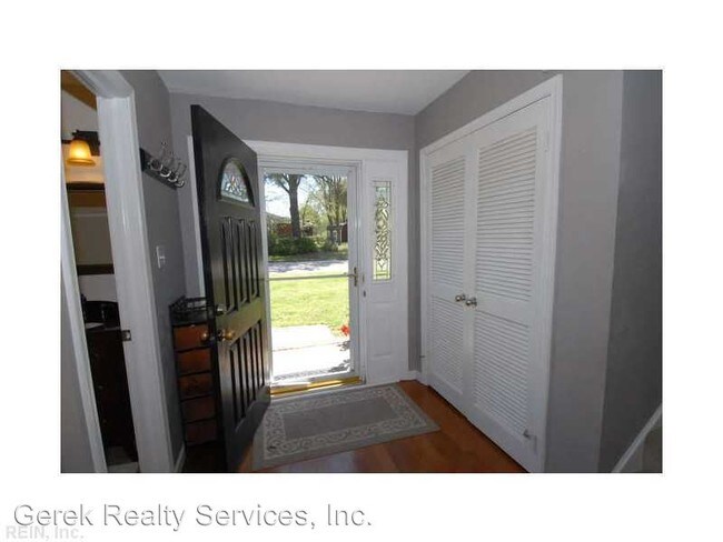 Building Photo - 1325 Acredale Rd