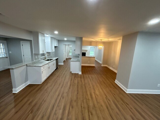 Foto del edificio - 1326 Whitewater Rd