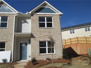 Building Photo - 1520 Binghampton Cir