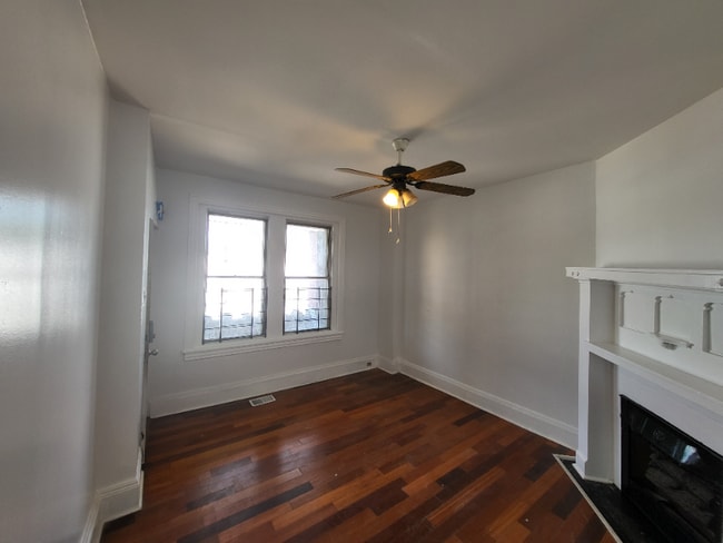 Building Photo - 4834 Sansom St