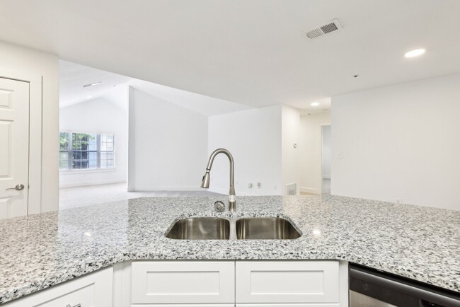 Foto del edificio - Wesley St. Claire Apartments at Lawrenceville