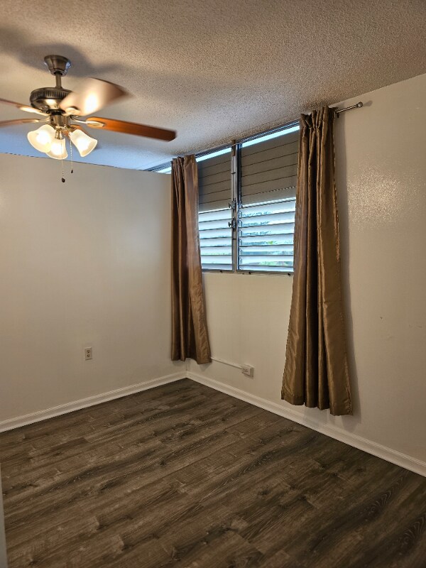 Foto del edificio - 1559 Thurston Ave