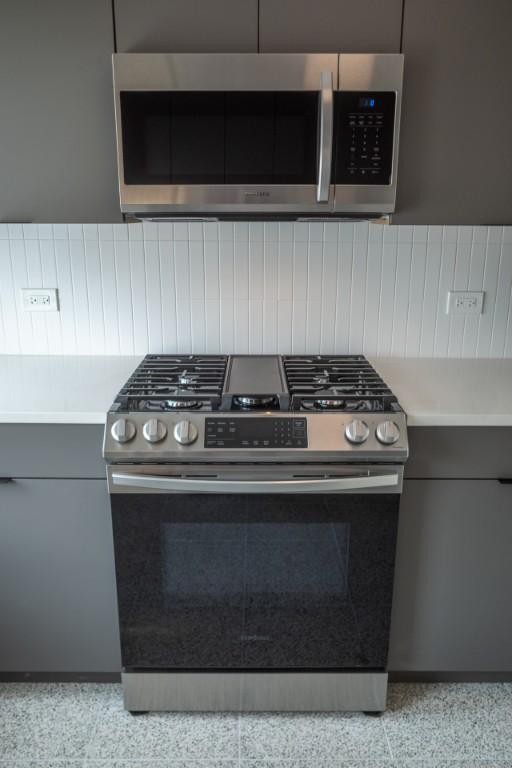 Building Photo - 1 bedroom in CHICAGO IL 60647