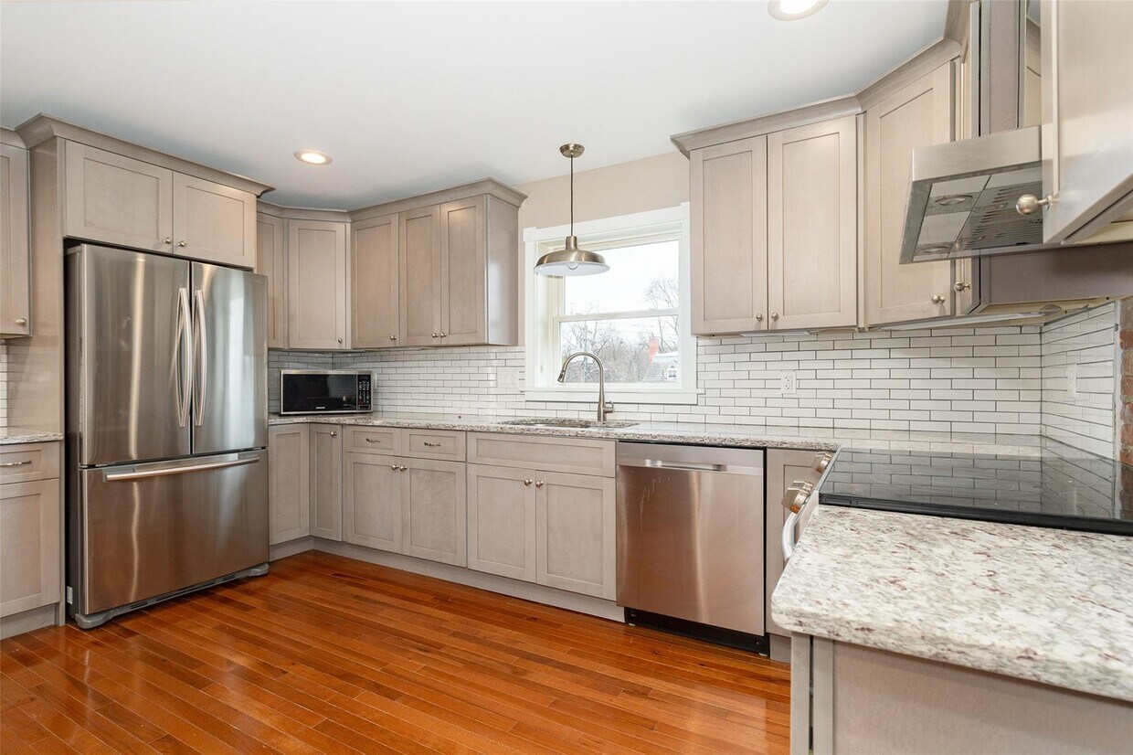 Foto principal - 204 Mill St