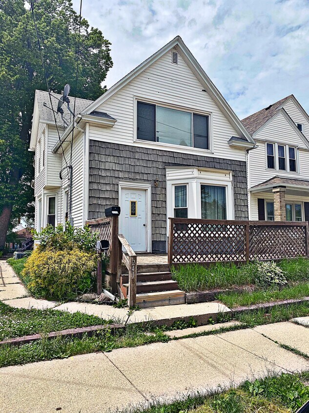 Foto principal - 2418 Cleveland Pl