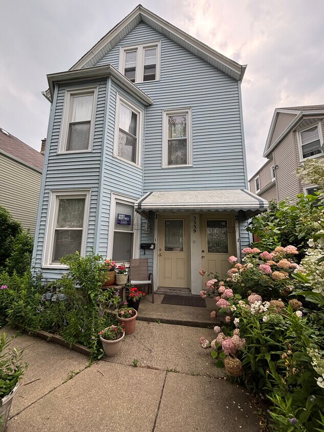 Foto principal - 3339 W Cuyler Ave