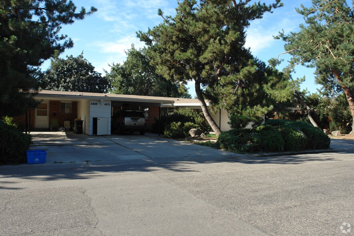 Foto del edificio - 4861-4875 W Blazer Ln