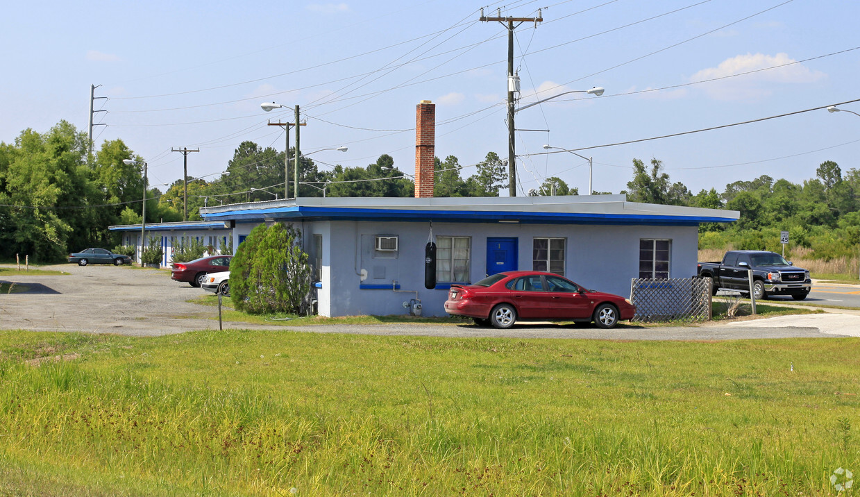 Foto del edificio - PLEASANT POINTE APARTMENTS