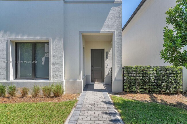 Building Photo - 4372 NW 80th Ct