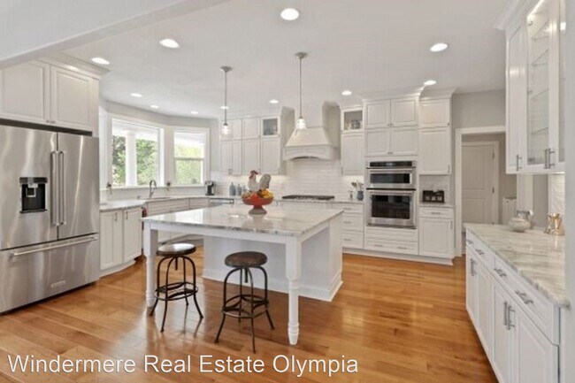 Building Photo - 4 br, 3.5 bath House - 7716 Ostrander Ct SE