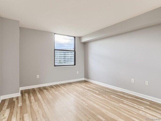 Foto del edificio - 1301 Speer Blvd
