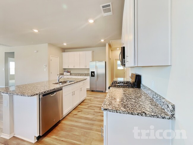 Foto del edificio - 5105 Sidesaddle Dr