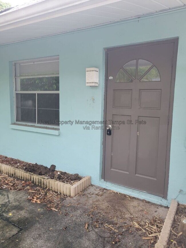 Foto del edificio - 917 Lake Palms Dr