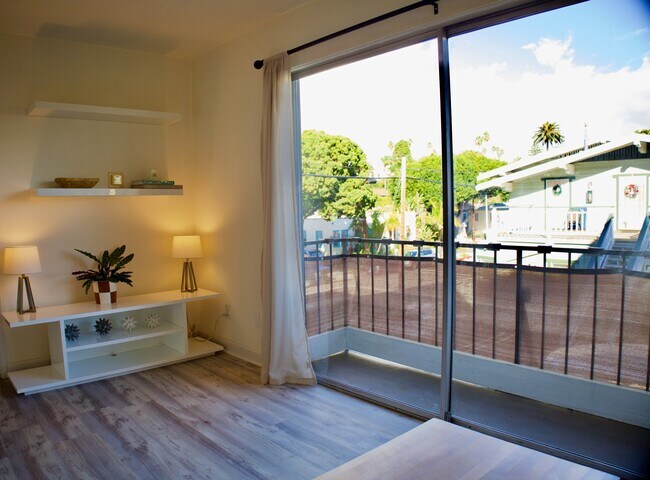 Balcony - 2311 4th St