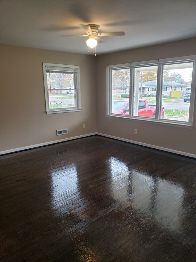 Building Photo - 5703 Bunning Dr