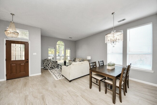 Building Photo - 20922 Whitevine Way