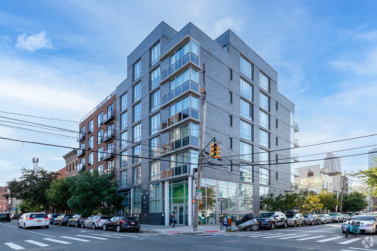 Foto principal - 47-28 11th St