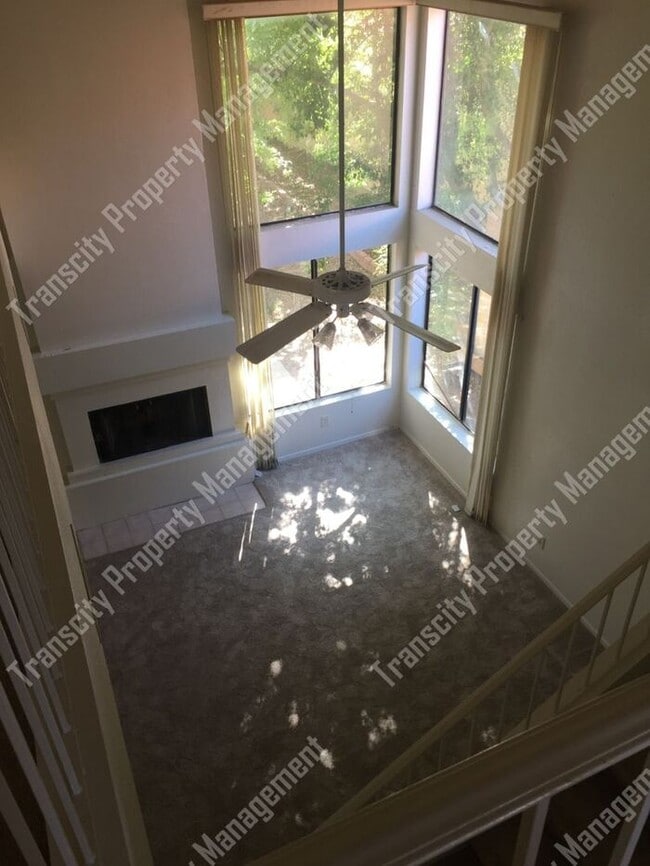 Building Photo - Phoenix Home for rent, 4 Beds, 2.5 Baths, ...