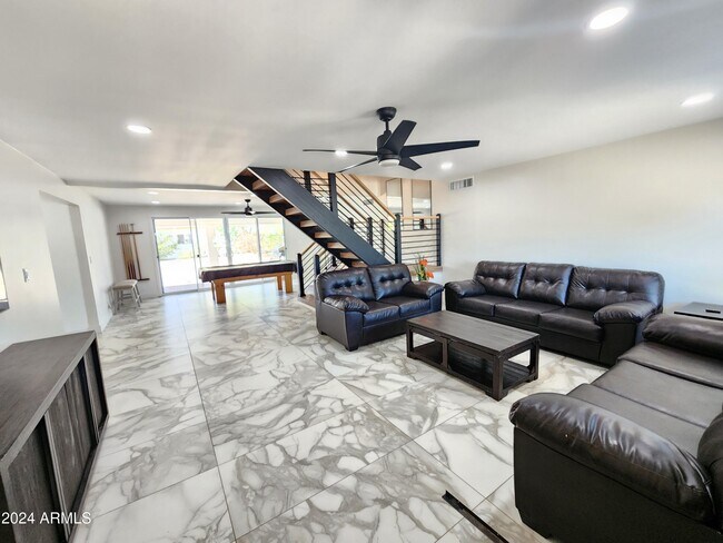 Building Photo - 31048 N Rancho Tierra Dr