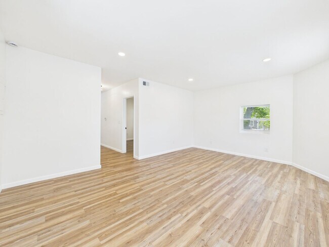 Foto del edificio - 633 S Fuller Ave