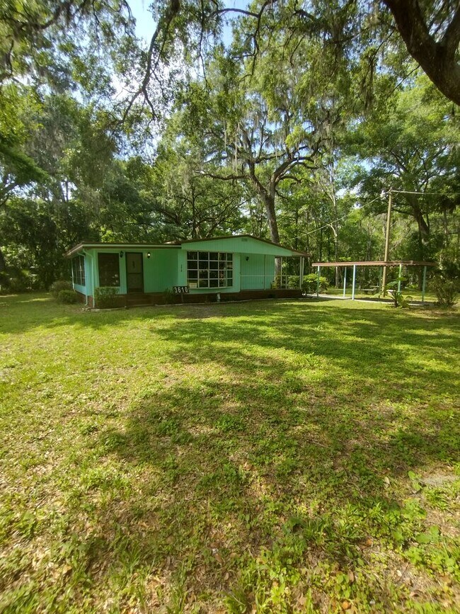 Building Photo - 2 bedroom 2 bathroom Lake House with a bonus room