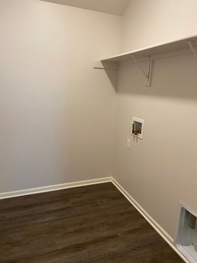 Foto del edificio - Summer Savings- $99 First Month's Rent | 3 Bed, 2 Bath Home in Spring Hill