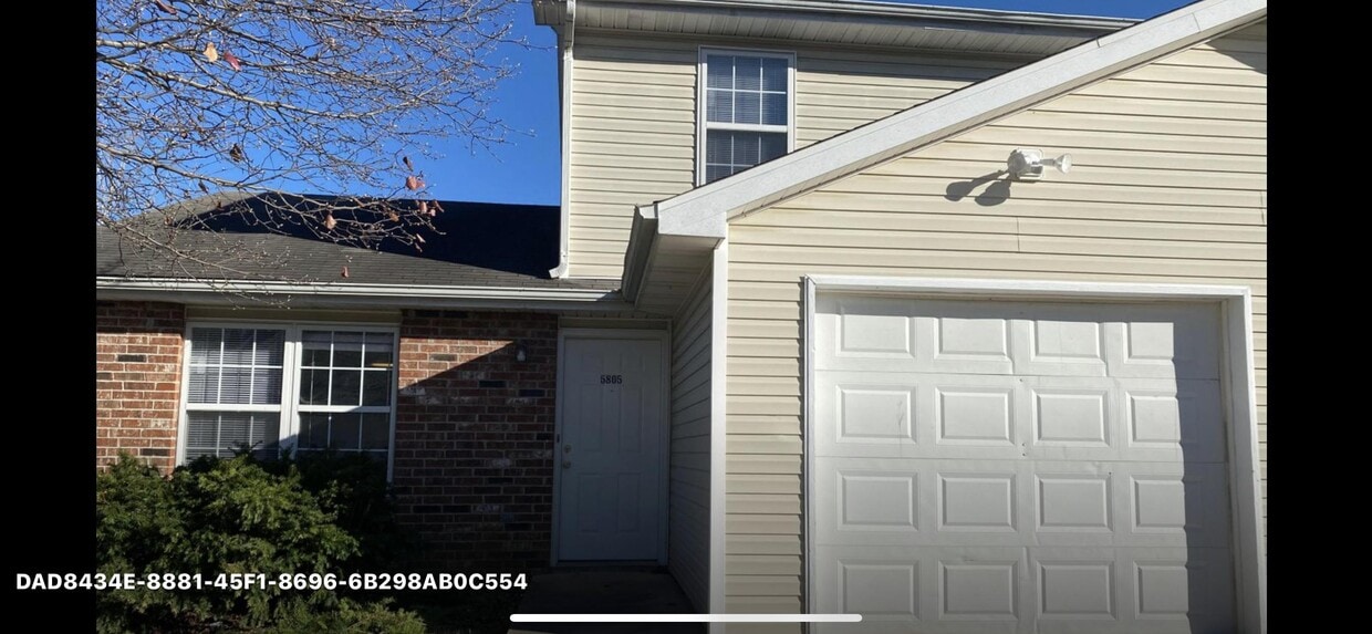 Primary Photo - 5805-5807 E Limoges Dr