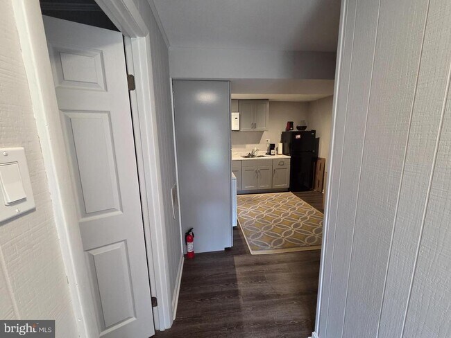 Foto del edificio - 7009 Lamp Post Ln