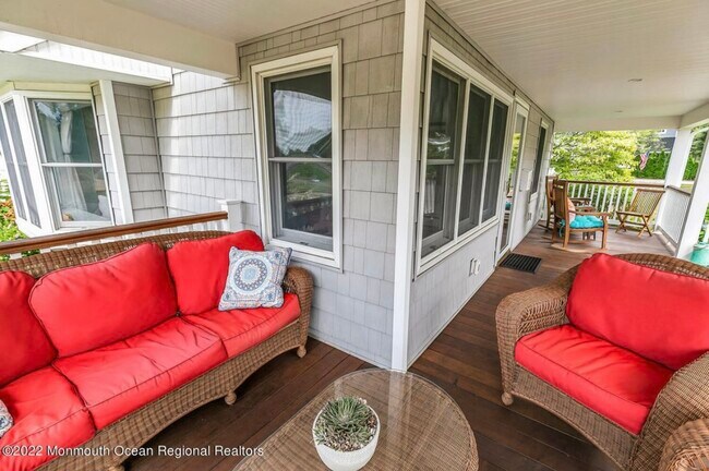 Foto del edificio - 334 Pitney Ave