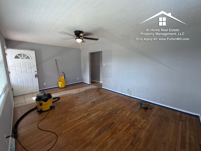 Foto del edificio - 607 Crestwood Dr