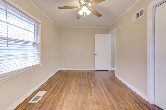 Foto del edificio - NEWLY REMODELED!! 2 Bed 1 Bath