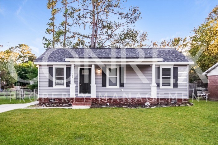 Foto principal - Now Available! 3 Bedroom Home!