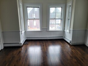 Building Photo - 16 Burroughs St