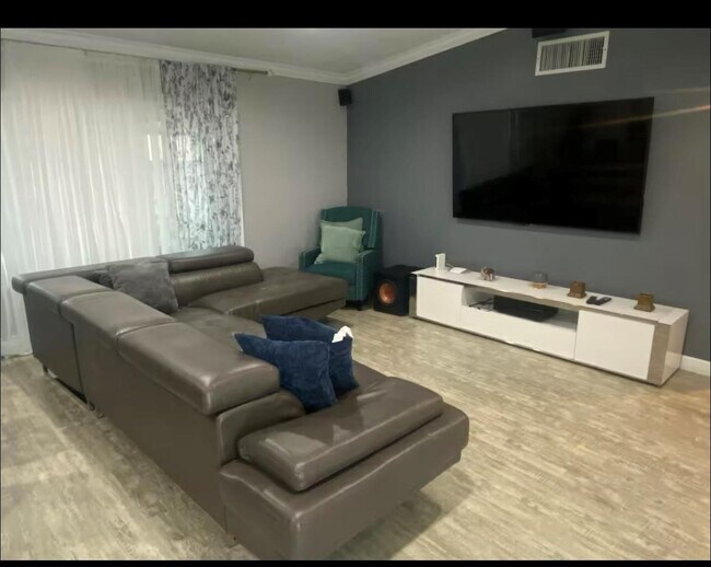 Foto del edificio - 6960 SW 1st St