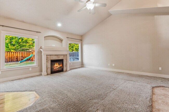 Foto del edificio - SE BOISE 5BD/3.5BA PLUS OFFICE