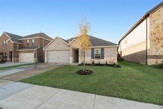 Building Photo - 2506 Kingfisher St