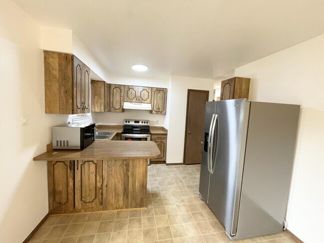 Building Photo - 5534 S Tropicana Dr