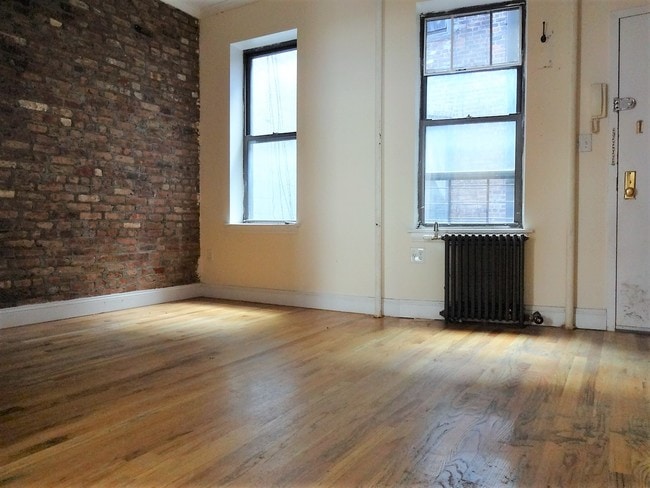 Building Photo - 129 Orchard St