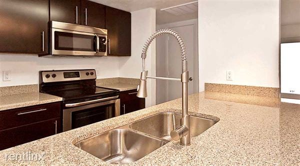 Building Photo - 5919 Birchbrook Dr