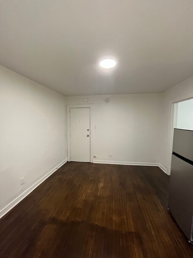 Photo du bâtiment - 28 Balmoral Ave.