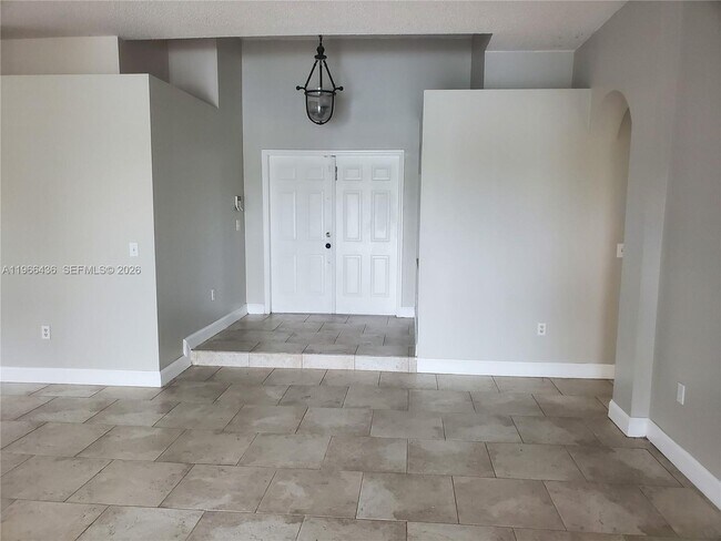 Building Photo - 1821 SE 14th Cir