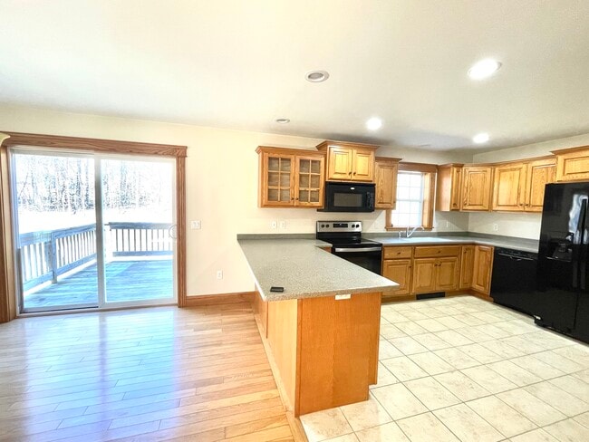 Building Photo - 9 Sergeant Ln