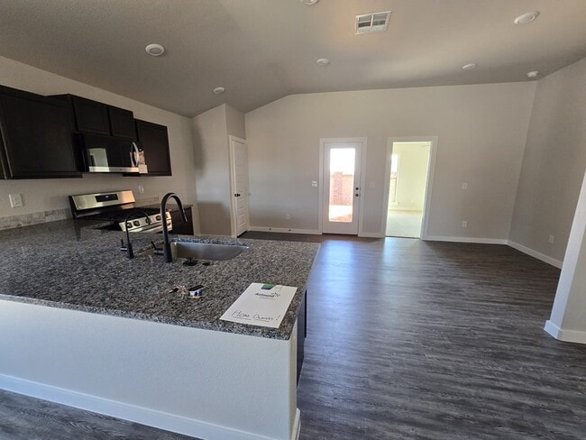 Foto del edificio - 528 Boxelder Dr