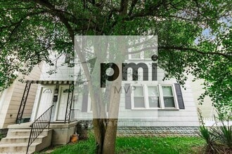 Building Photo - 2562 Deming Ave