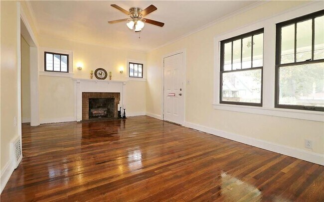 Foto del edificio - Charming, Updated 3-bedroom 2-bath home!!