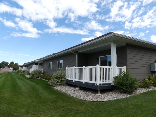 Building Photo - Evergreen Townhomes