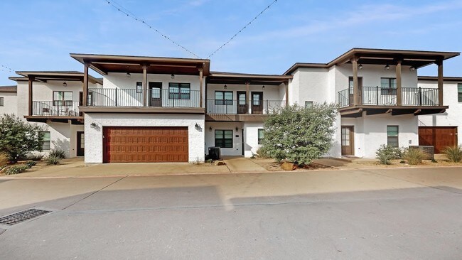 Building Photo - 203 Brentwood Dr